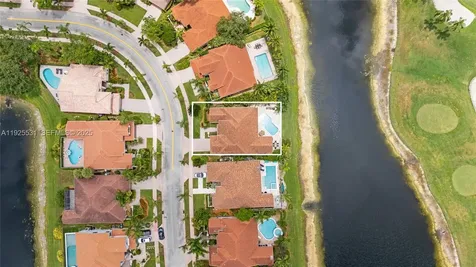 2706 Oakmont Weston FL 33332