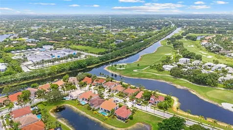 2706 Oakmont Weston FL 33332