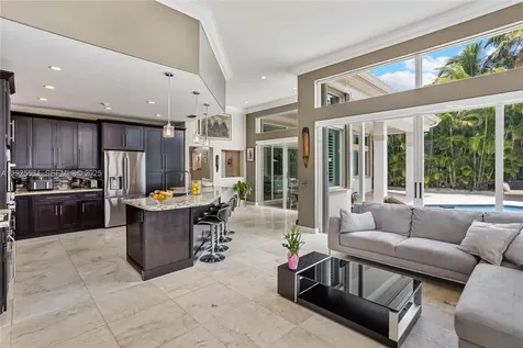 2706 Oakmont Weston FL 33332
