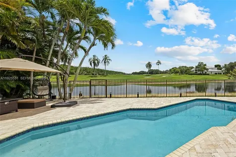 2706 Oakmont Weston FL 33332