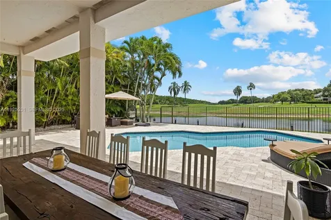 2706 Oakmont Weston FL 33332