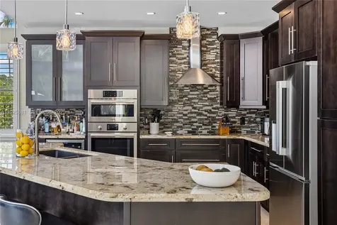2706 Oakmont Weston FL 33332