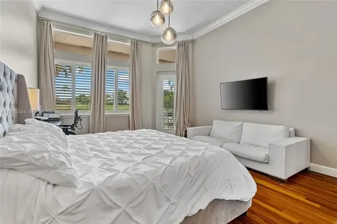 2706 Oakmont Weston FL 33332