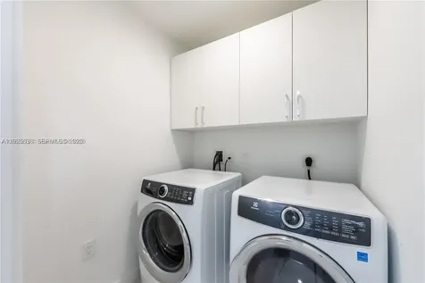 851 NE 1st Avenue Miami FL 33132