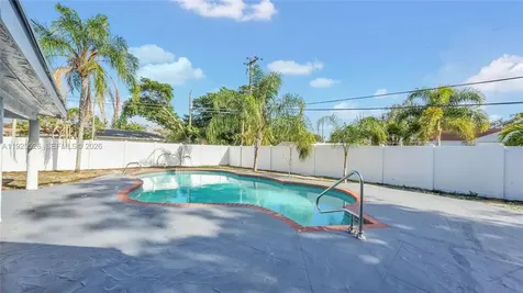 620 NE 2nd Street Pompano Beach FL 33060