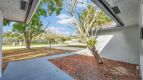 620 NE 2nd Street Pompano Beach FL 33060