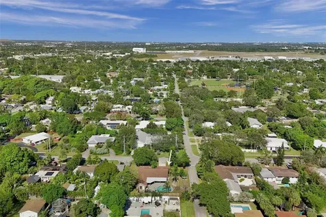 620 NE 2nd Street Pompano Beach FL 33060