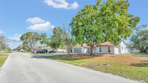620 NE 2nd Street Pompano Beach FL 33060