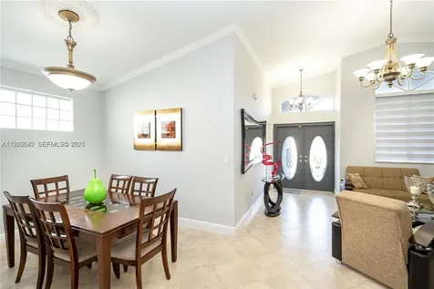 8952 NW 145th Lane Miami Lakes FL 33018
