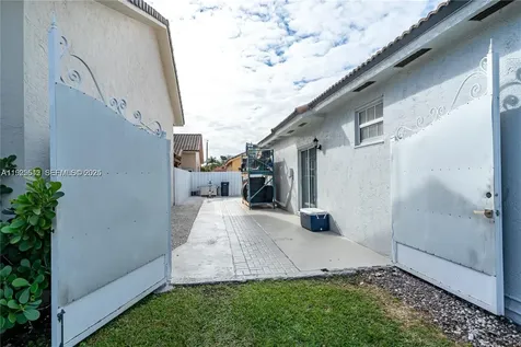 8952 NW 145th Lane Miami Lakes FL 33018