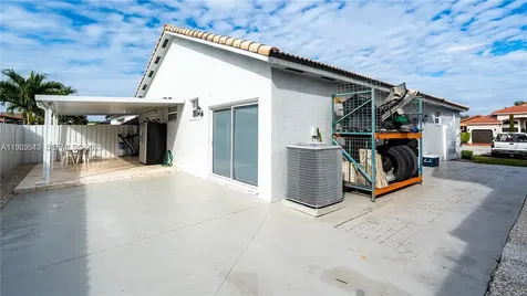 8952 NW 145th Lane Miami Lakes FL 33018
