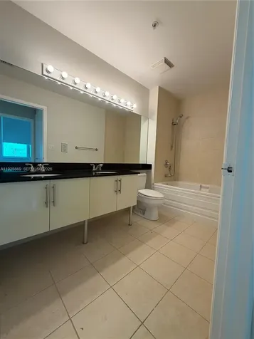 31 SE 5th Street Miami FL 33131