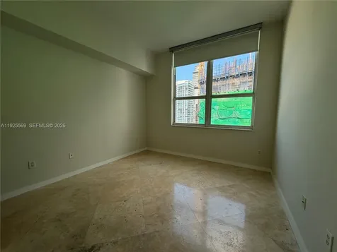 31 SE 5th Street Miami FL 33131