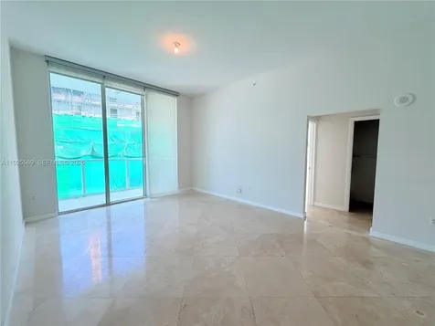 31 SE 5th Street Miami FL 33131