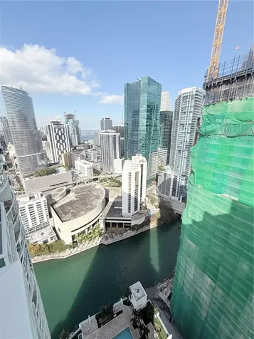31 SE 5th Street Miami FL 33131
