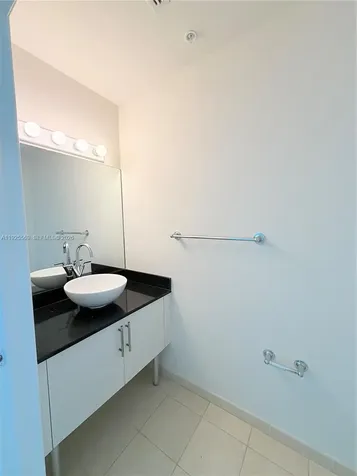 31 SE 5th Street Miami FL 33131