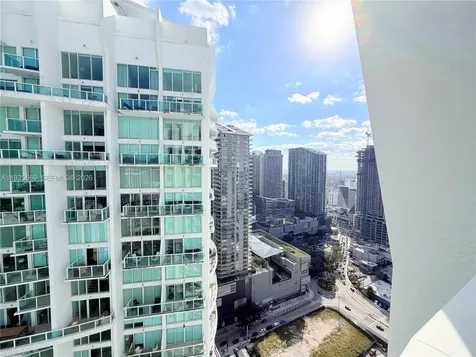 31 SE 5th Street Miami FL 33131