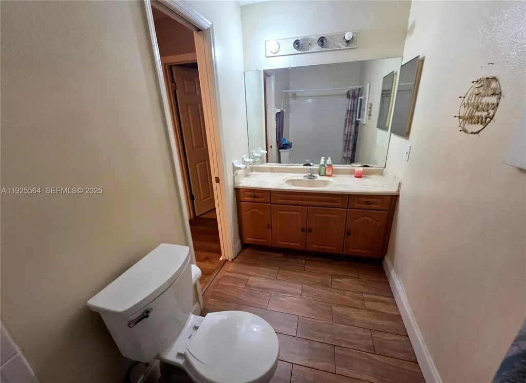 1327 NW 87th Terrace Coral Springs FL 33071