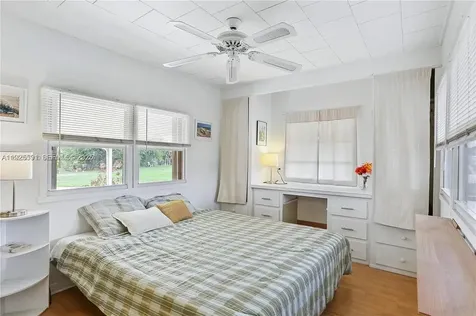 8616 SW 16th Place Davie FL 33324