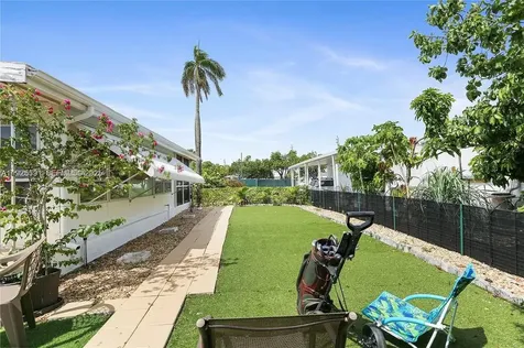 8616 SW 16th Place Davie FL 33324