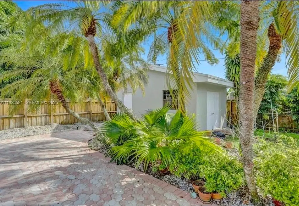 5500 Buchanan Street Hollywood FL 33021