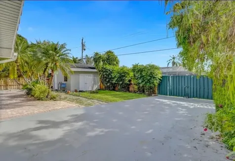 5500 Buchanan Street Hollywood FL 33021
