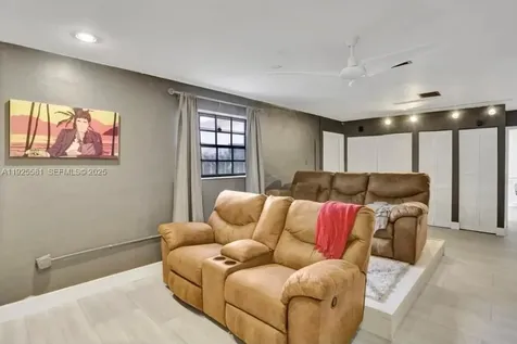 5500 Buchanan Street Hollywood FL 33021