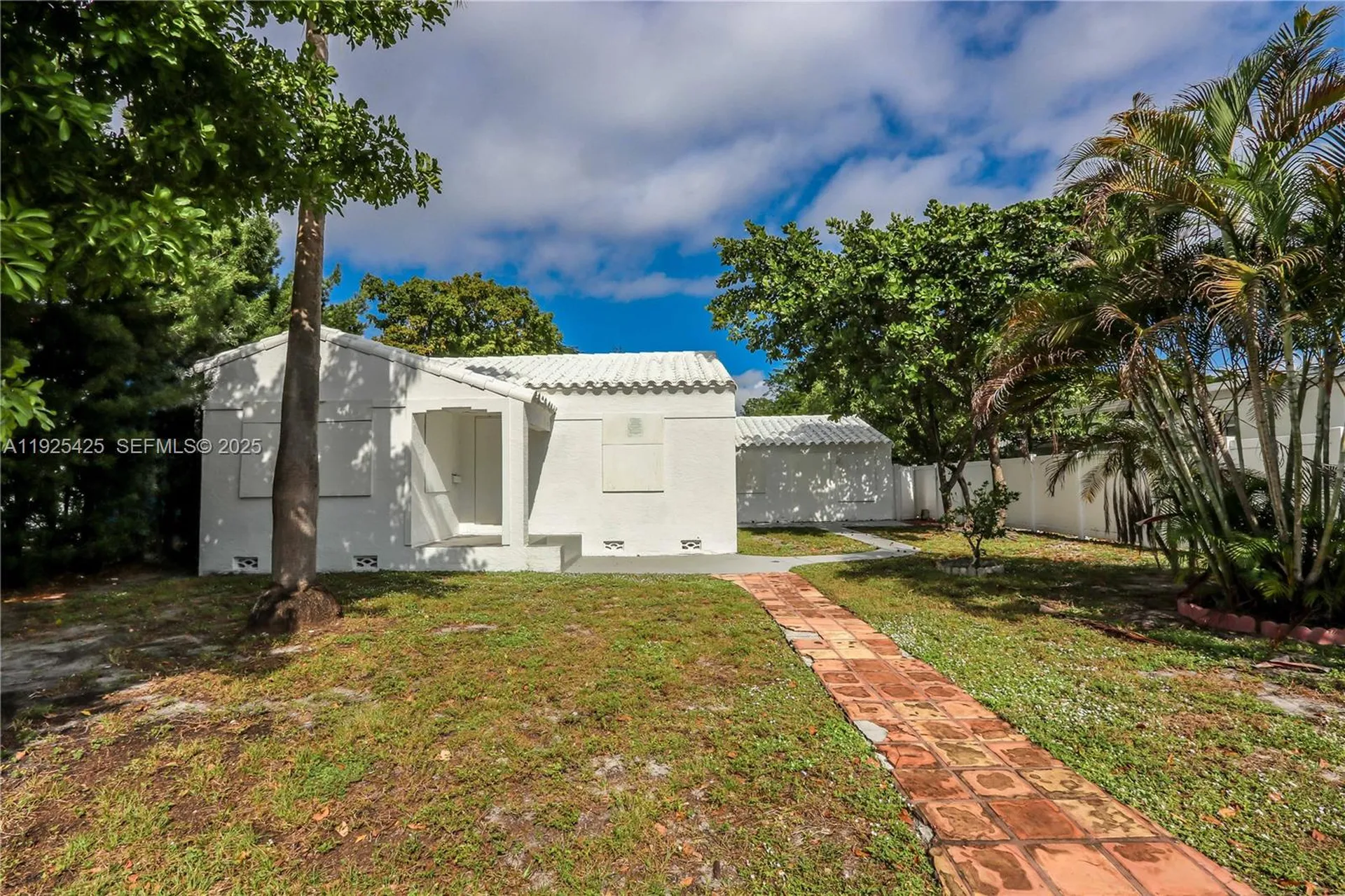 2015 Washington Street Hollywood FL 33020