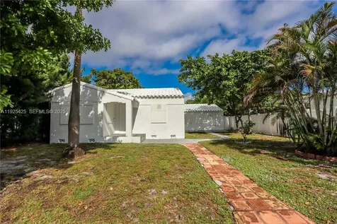 2015 Washington Street Hollywood FL 33020