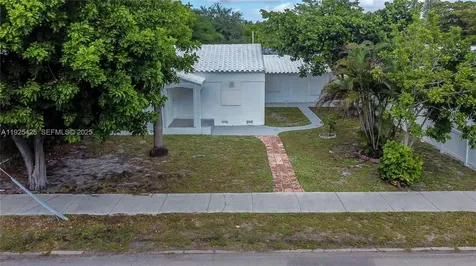 2015 Washington Street Hollywood FL 33020