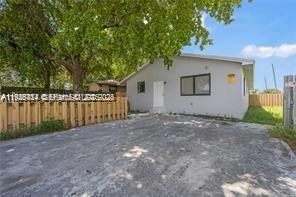 303 NW 7th Street Hallandale Beach FL 33009