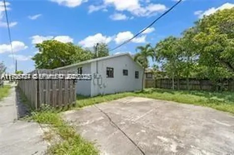 303 NW 7th Street Hallandale Beach FL 33009