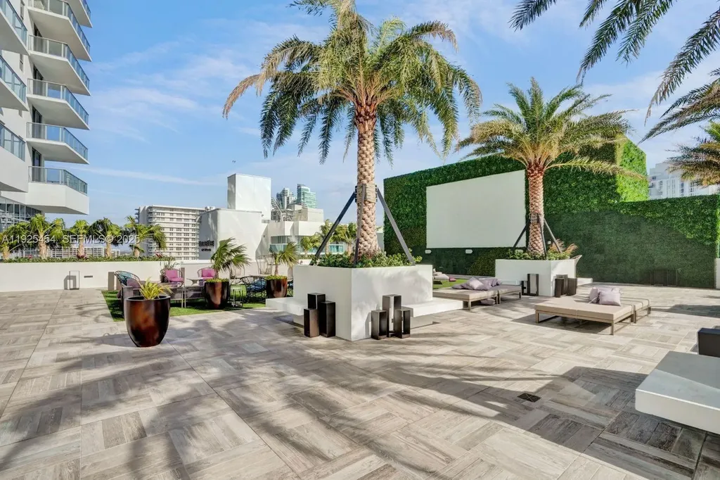 4010 S Ocean Drive Hollywood FL 33019