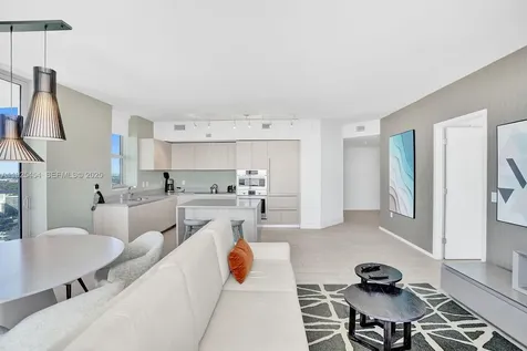 4010 S Ocean Drive Hollywood FL 33019