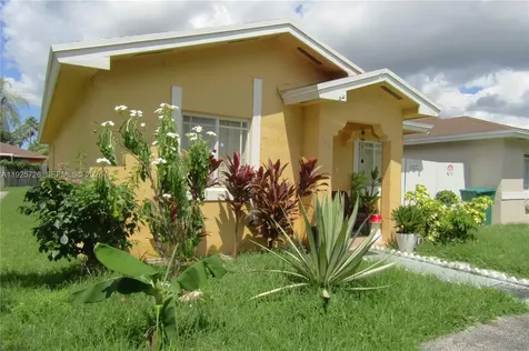 942 SW 8th Place Florida City FL 33034
