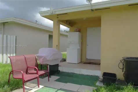 942 SW 8th Place Florida City FL 33034