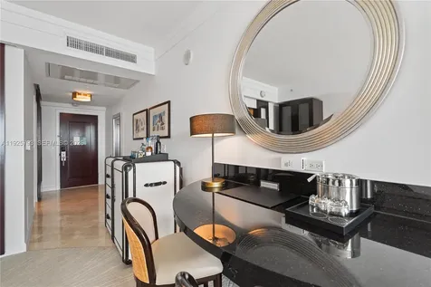 4391 Collins Avenue Miami Beach FL 33140