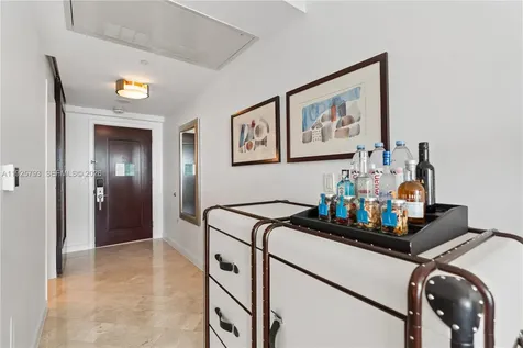 4391 Collins Avenue Miami Beach FL 33140