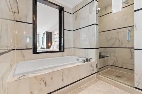 4391 Collins Avenue Miami Beach FL 33140