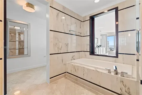 4391 Collins Avenue Miami Beach FL 33140