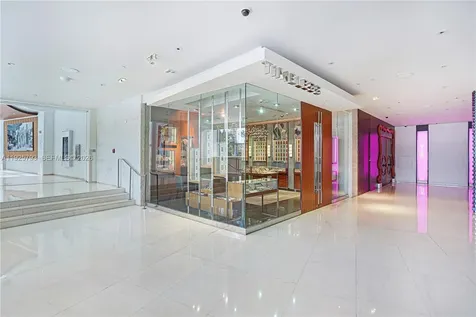 4391 Collins Avenue Miami Beach FL 33140