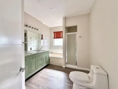 10866 NW 51st Lane Doral FL 33178