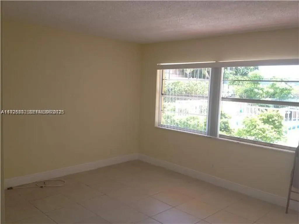 241 SE 9th Avenue Pompano Beach FL 33060