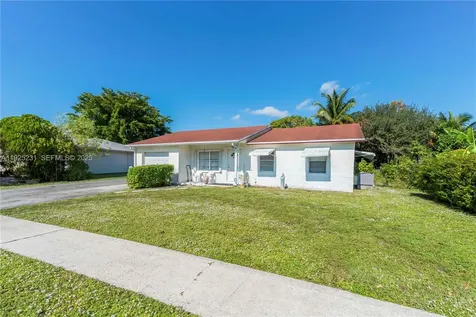 8221 SW 10th Street North Lauderdale FL 33068