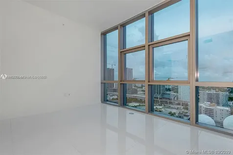 851 NE 1st Avenue Miami FL 33132