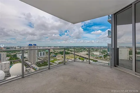 851 NE 1st Avenue Miami FL 33132