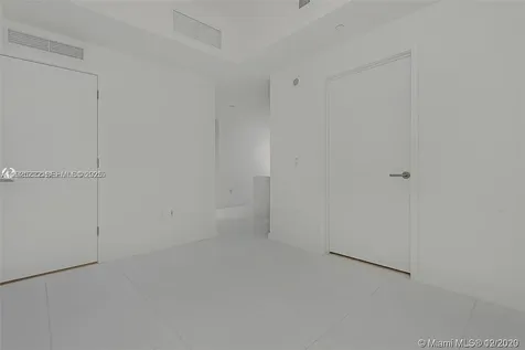 851 NE 1st Avenue Miami FL 33132