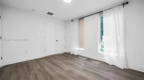 9187 NW 33th Street Doral FL 33172