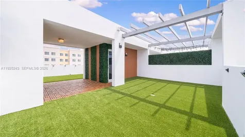 9187 NW 33th Street Doral FL 33172
