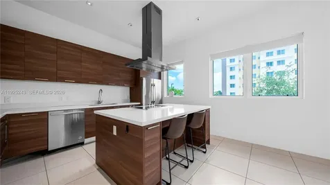 9187 NW 33th Street Doral FL 33172